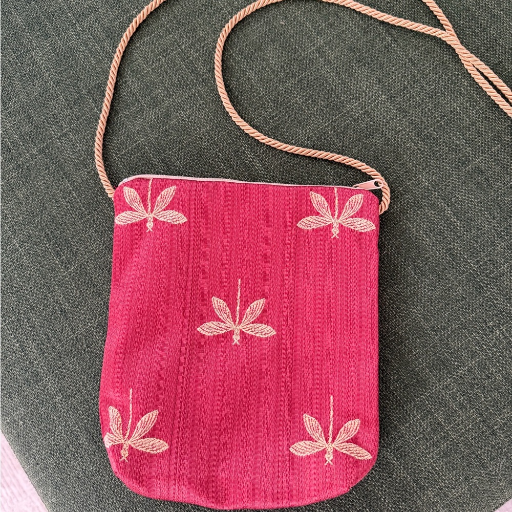 NWOT Red Dragonfly Patterned Crossbody Bag - Picture 2 of 7